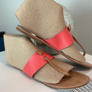 EUC Michael Kors Leather Coral Sandals SZ 10.